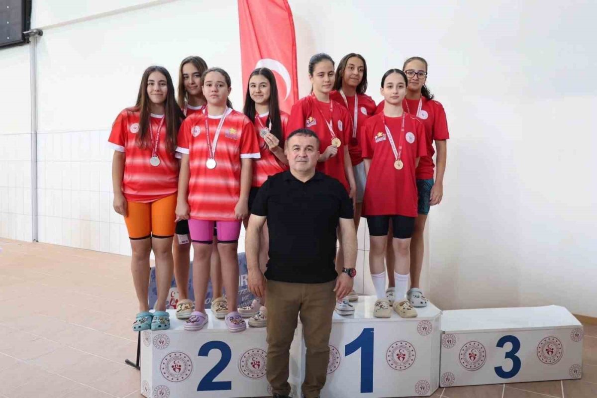 Bilecik'te ANALİG Yüzme Müsabakaları Tamamlandı