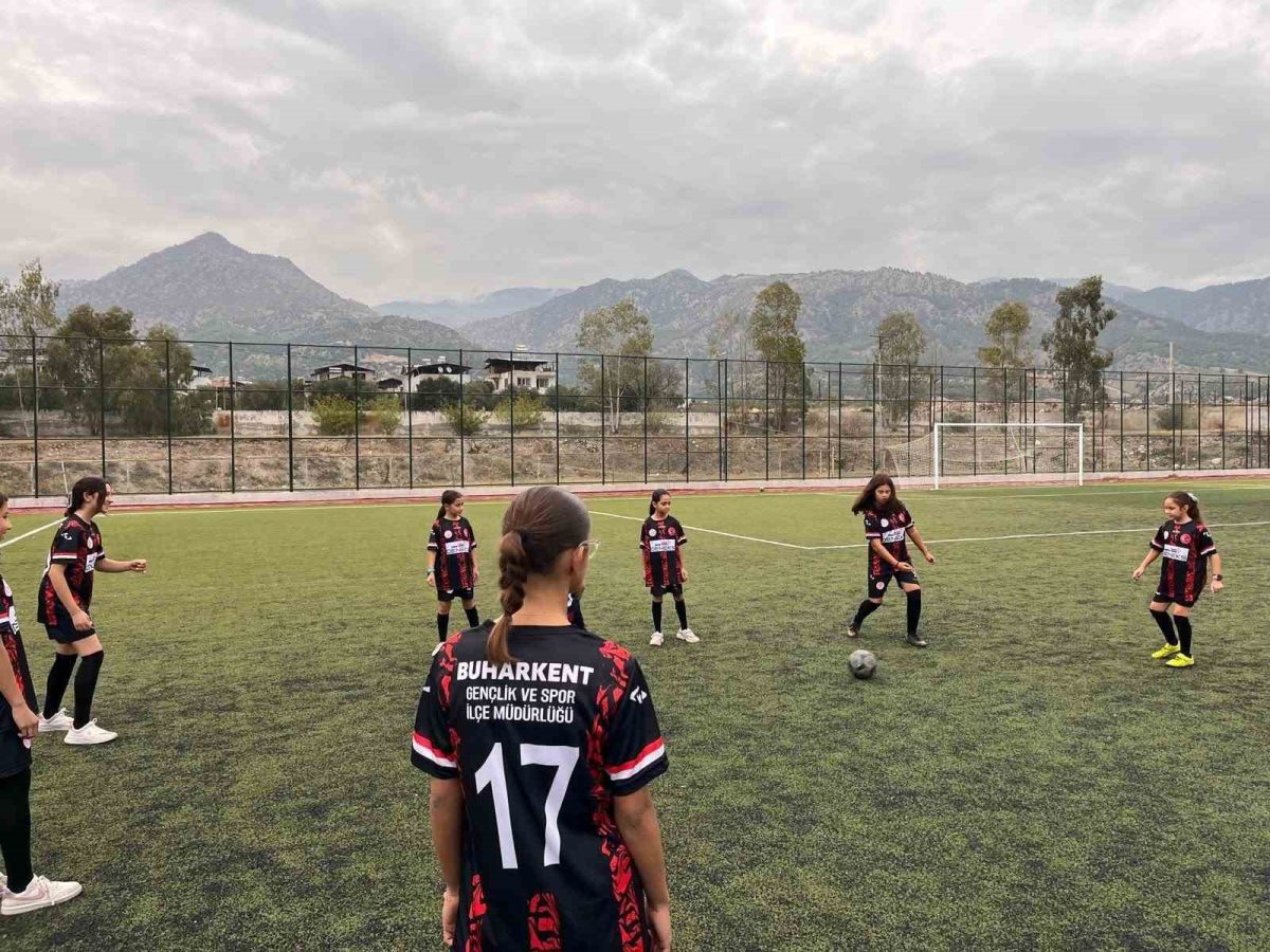 Buharkent'te Uyuşturucuyla Mücadele İçin Futbol Turnuvası - Foto 3