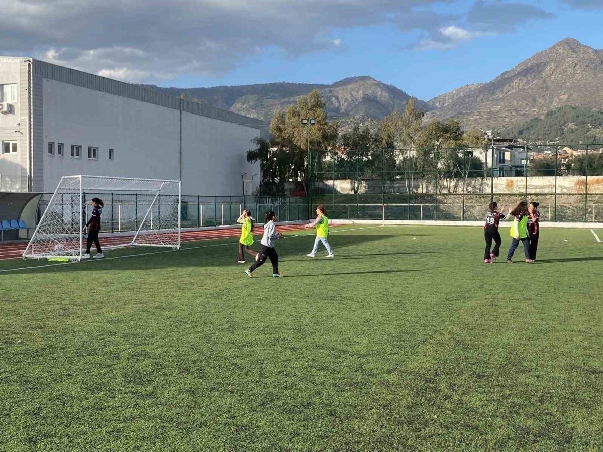 Buharkent'te Uyuşturucuyla Mücadele İçin Futbol Turnuvası - Foto 5