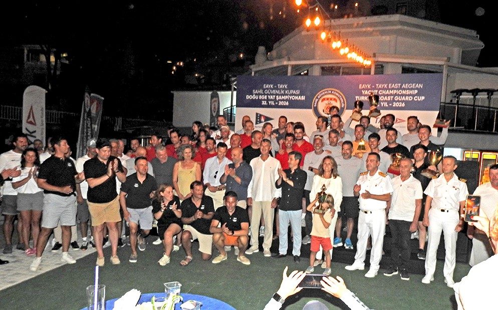 Çeşme’de yelken şöleni ödül töreniyle sona erdi - Foto 6