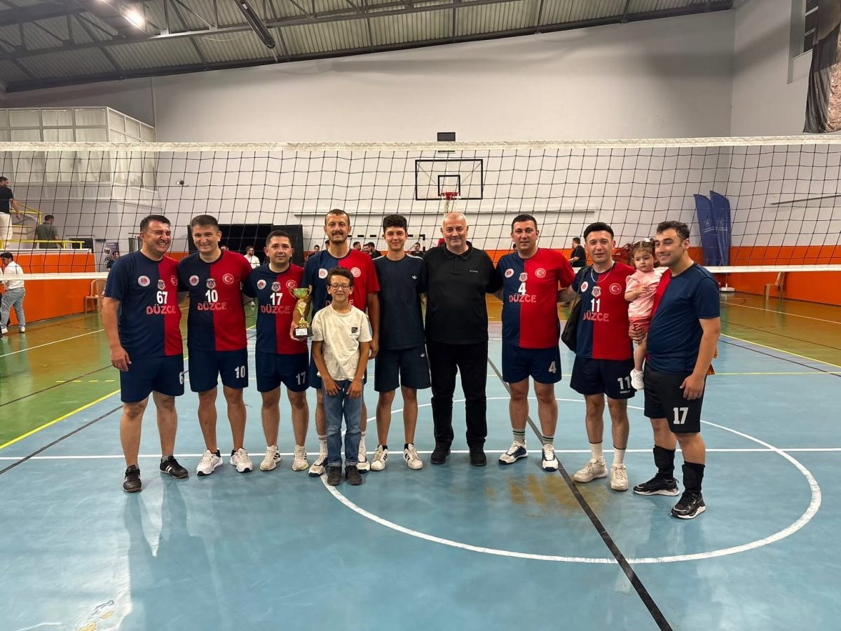 Çilimli Voleybol Turnuvası'nda Şampiyon Sofiler Oldu - Foto 3