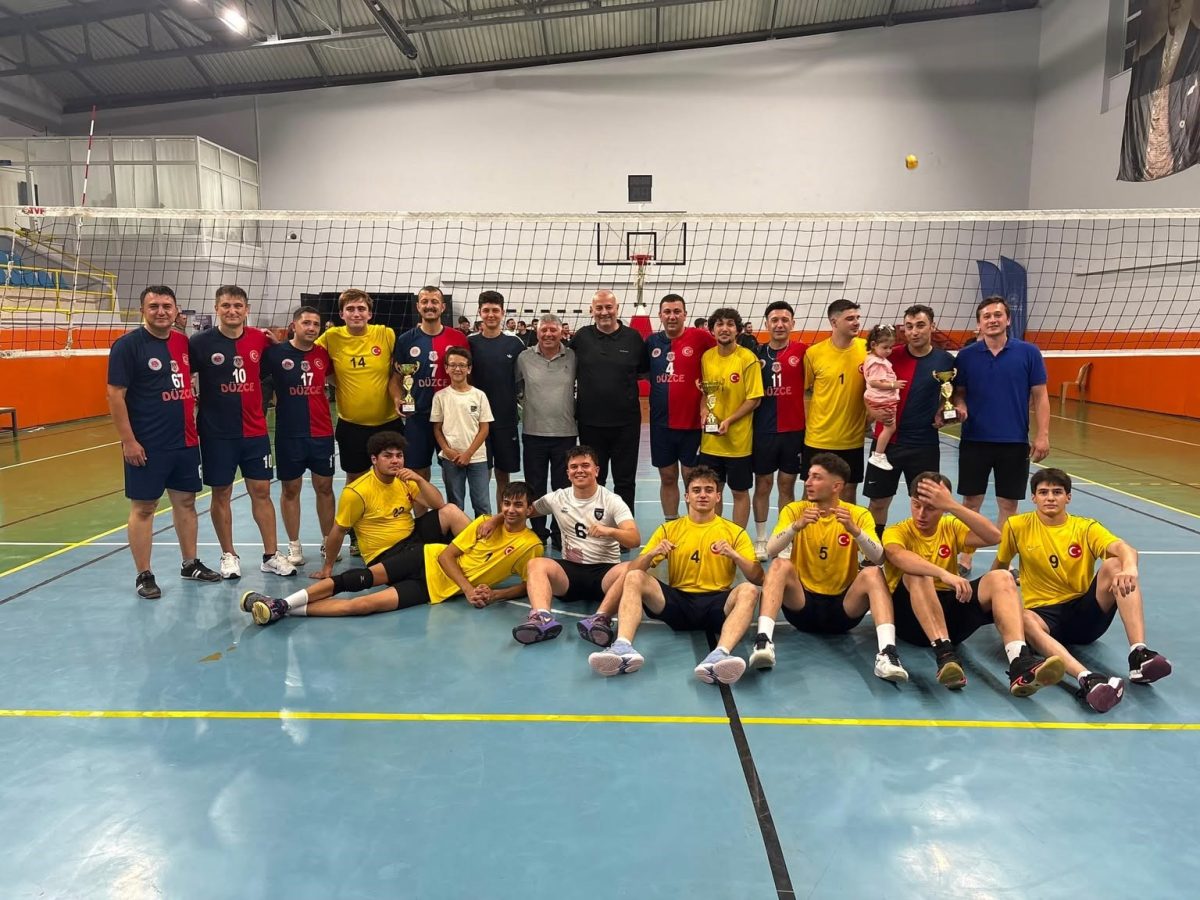 Çilimli Voleybol Turnuvası'nda Şampiyon Sofiler Oldu