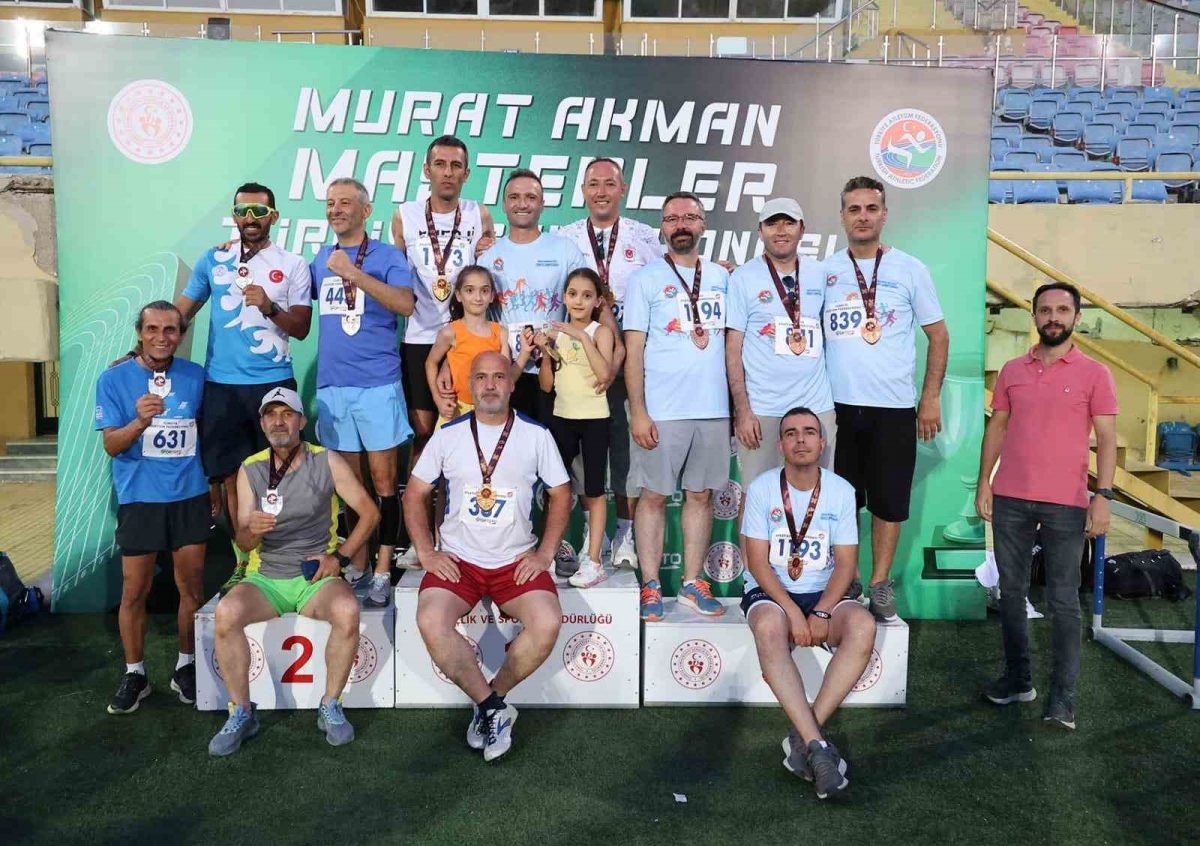 Denizlili master atletler, İzmir’de 9 madalya ile döndü - Foto 2