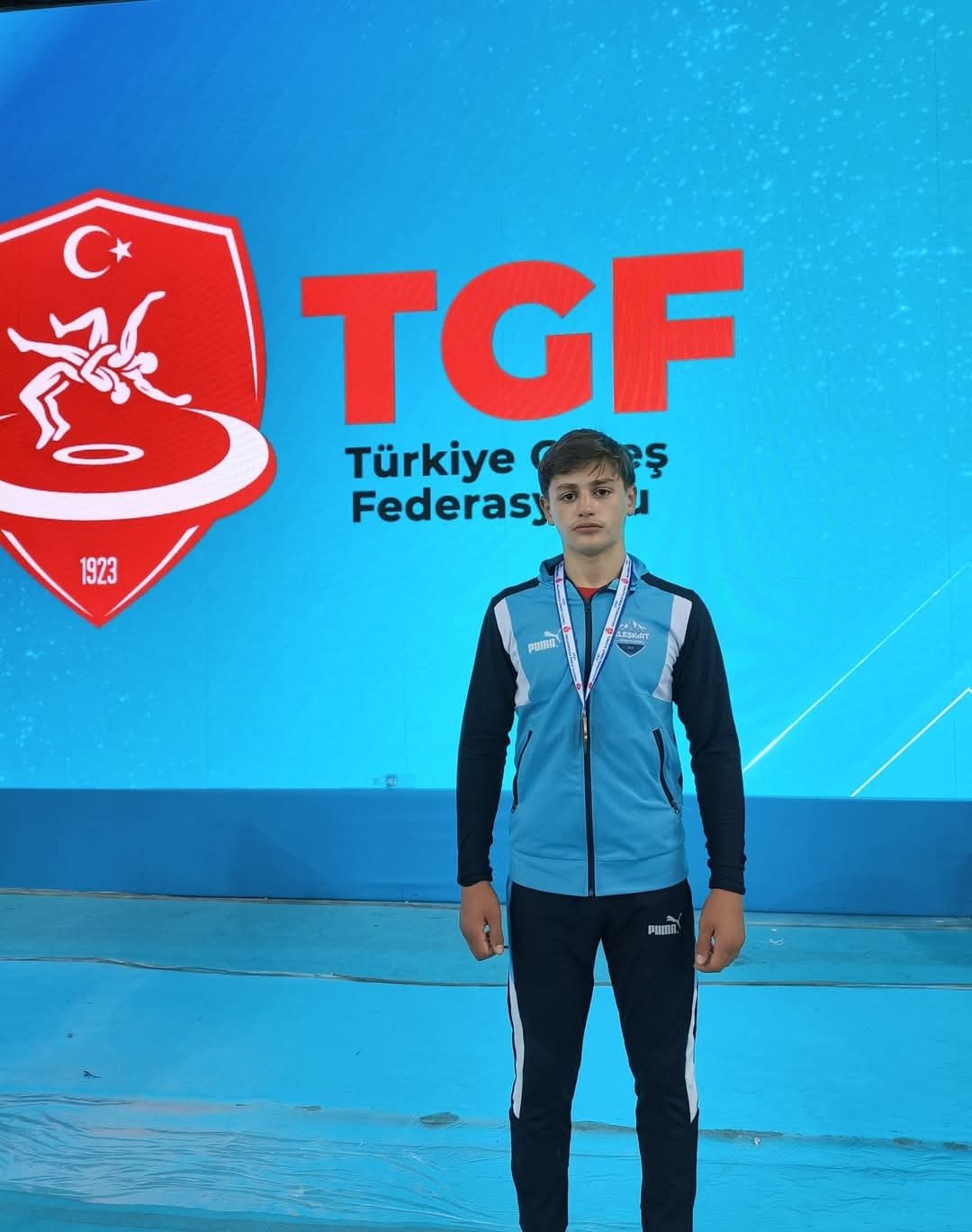 Eleşkirtli Berat Çelik minderde Türkiye şampiyonu oldu - Foto 3