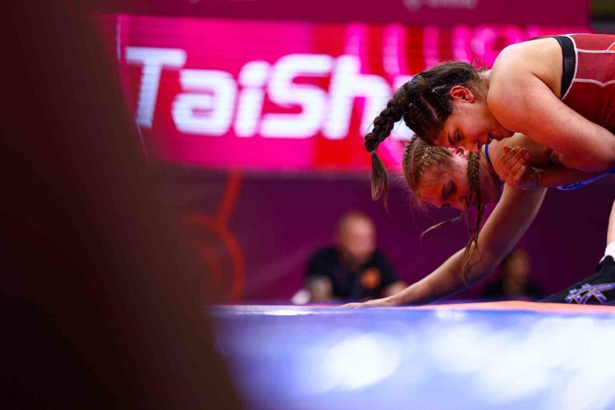 Elif Şevval Kurt U20 Avrupa Güreş Şampiyonu Oldu - Foto 3