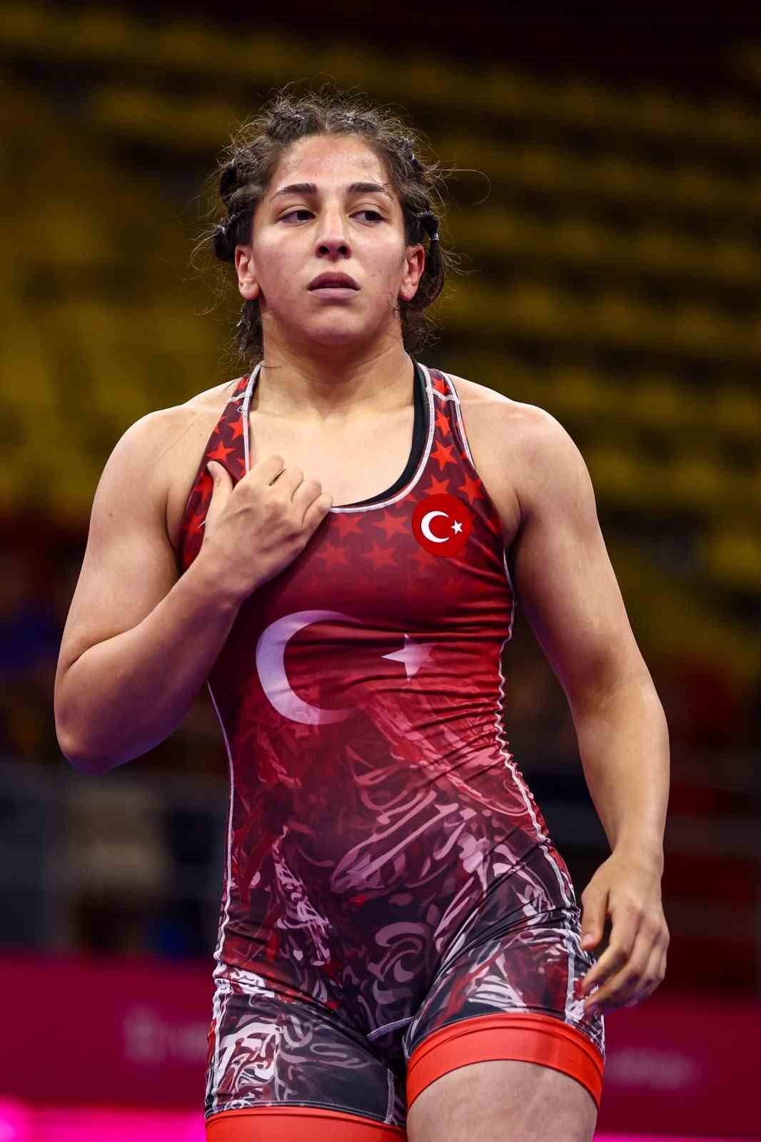 Elif Şevval Kurt U20 Avrupa Güreş Şampiyonu Oldu - Foto 5