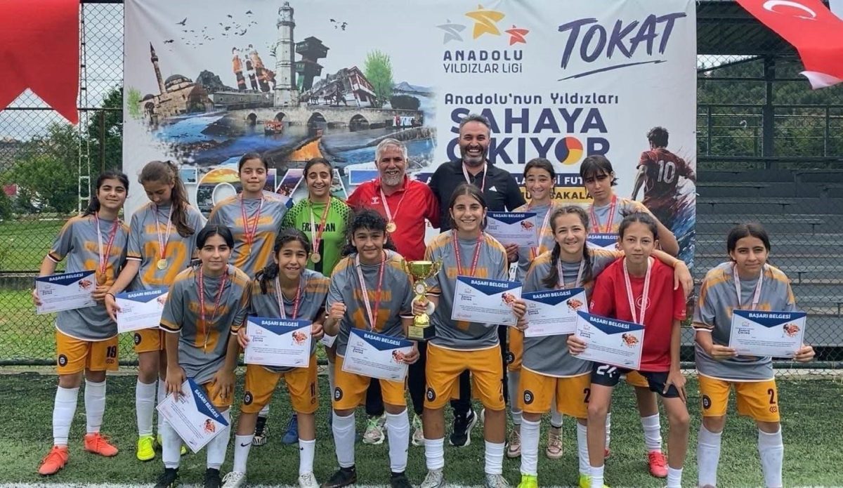 Erzincan Kız Futbol Takımı Türkiye Şampiyonası'nda
