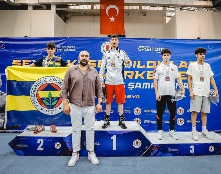 Erzurum Gençlik Spor’dan üç madalya - Foto 3