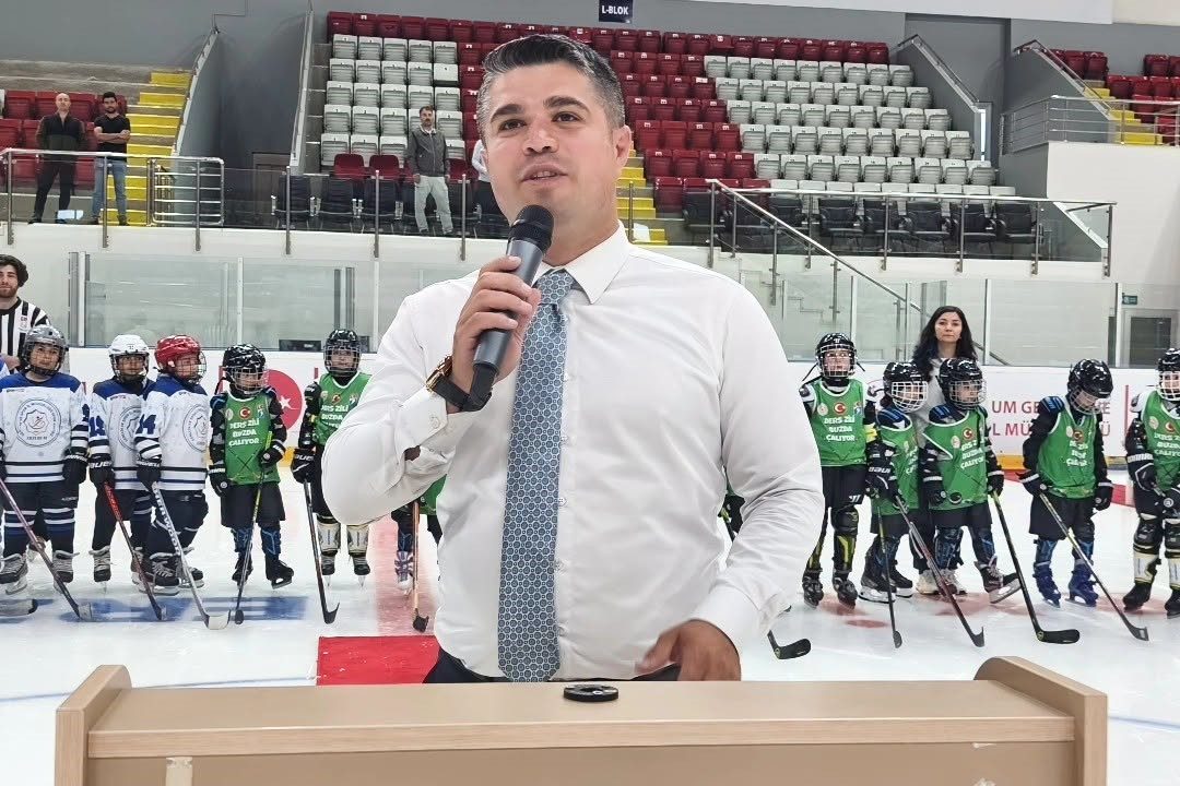 Erzurum'da 15 Temmuz Buz Hokeyi Turnuvası Düzenlendi - Foto 3