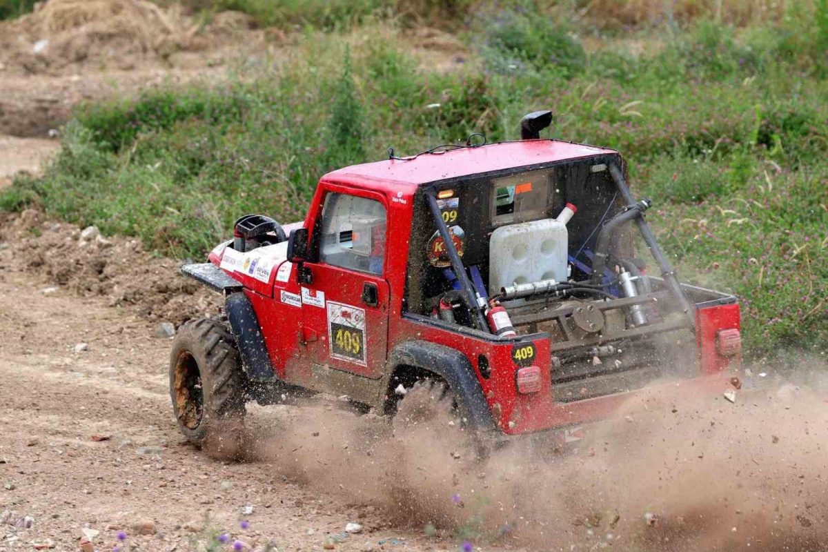 Fatsa'da Off-Road Heyecanı: Çamurda Kıyasıya Mücadele - Foto 5