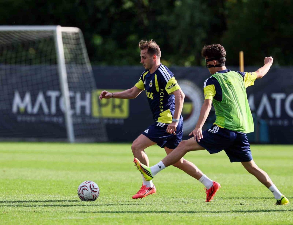 Fenerbahçe, yeni sezon hazırlıklarını sürdürüyor