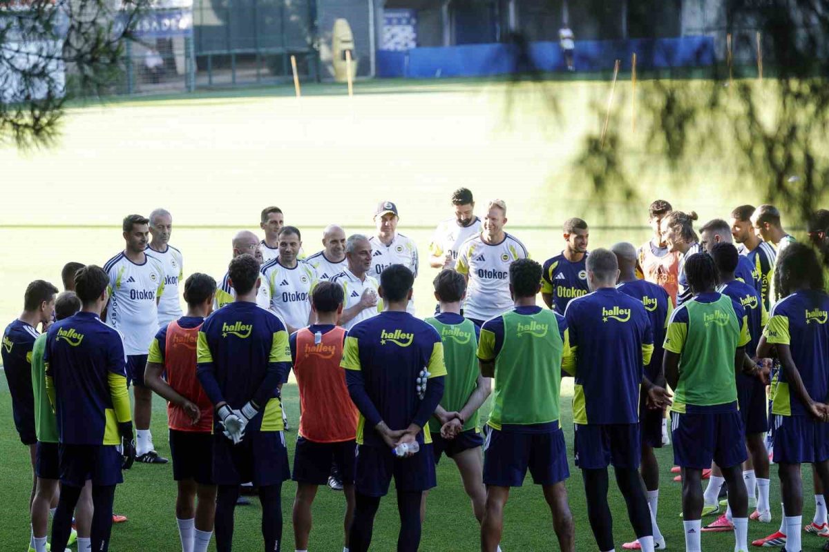 Fenerbahçe, Gornik Zabrze maçı hazırlıklarını sürdürdü - Foto 2