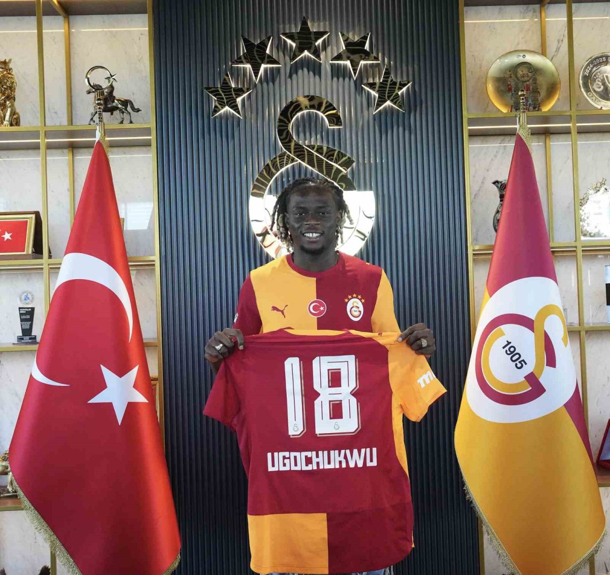 Galatasaray, Lesley Ugochukwu’yu kadrosuna kattı - Foto 3