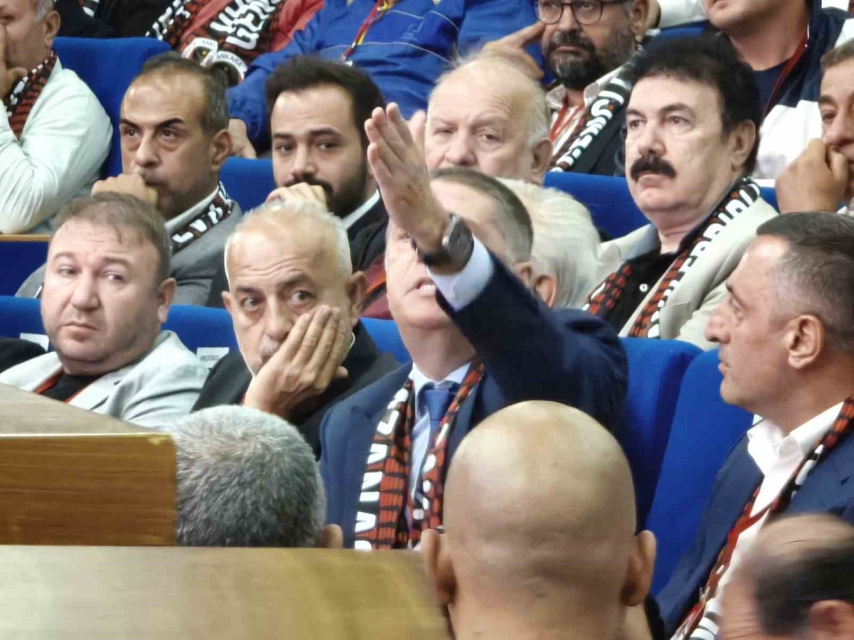 Gençlerbirliği Olağanüstü Genel Kurulu’nda gerginlik - Foto 3
