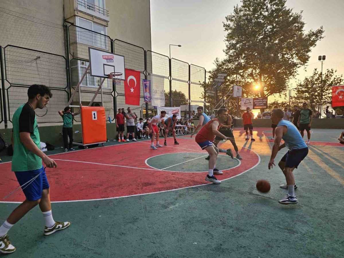 Gölcük’te potalar sokak basketbolu için kuruluyor - Foto 2