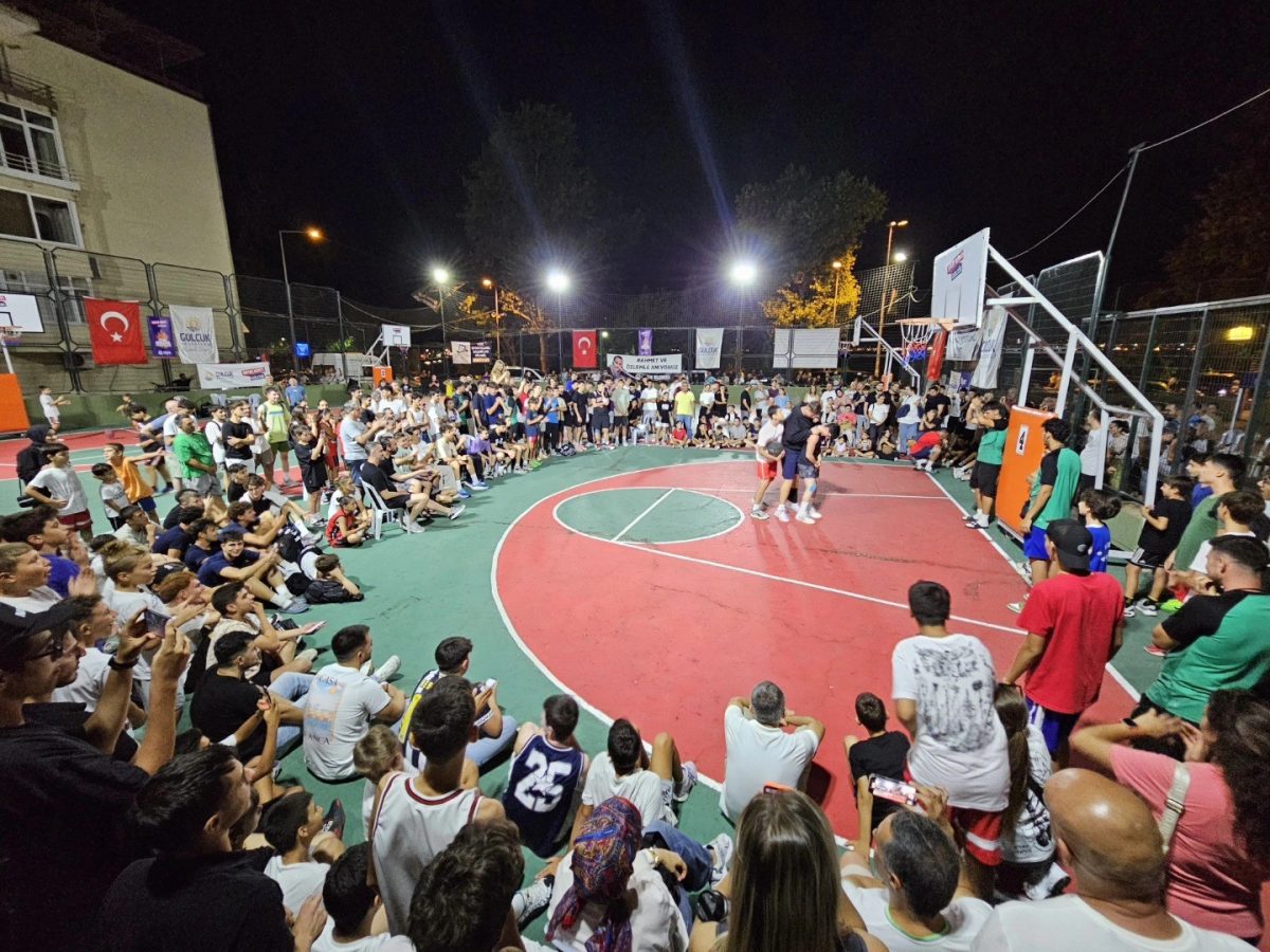 Gölcük’te potalar sokak basketbolu için kuruluyor - Foto 3