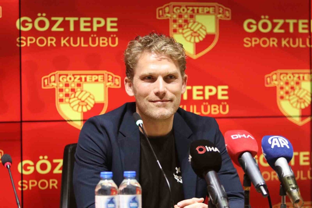 İsmail Köybaşı Futbolu Bıraktı: Göztepe'de Yeni Görev - Foto 2