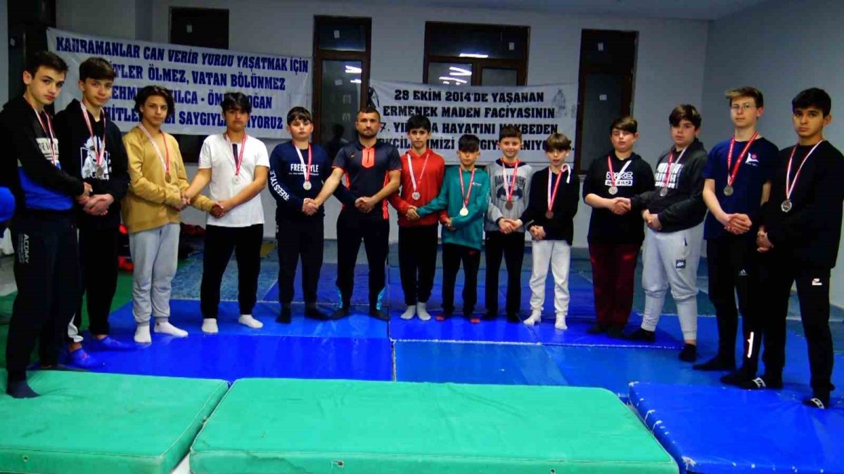 Karamanlı İşitme Engelli Güreşçi Milli Takım Yolunda - Foto 4