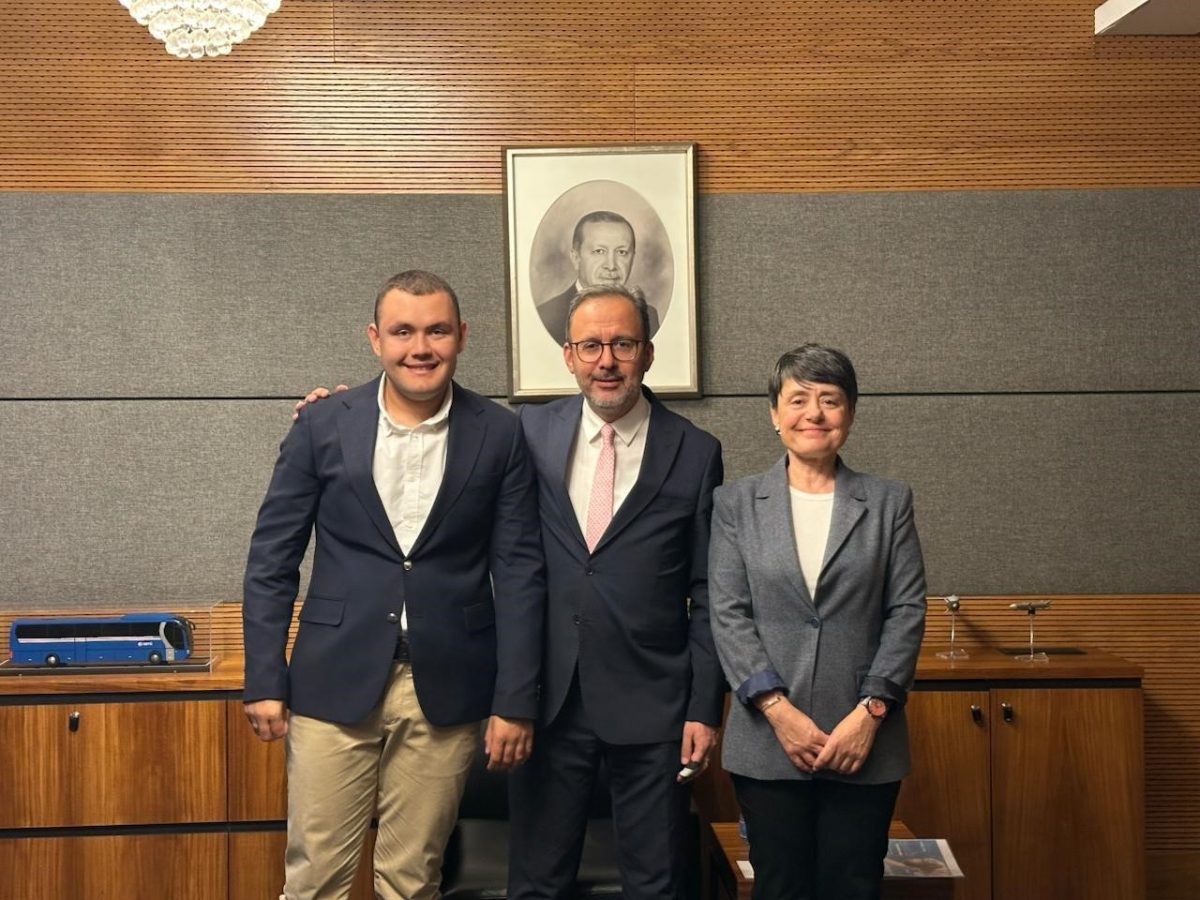 Kasapoğlu’ndan İzmirli sporcuya tebrik - Foto 3