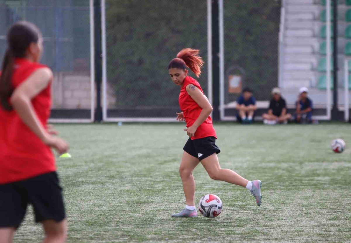 Kayseri Kadın Futbol Kulübü, Süper Lig’e hazırlanıyor - Foto 6