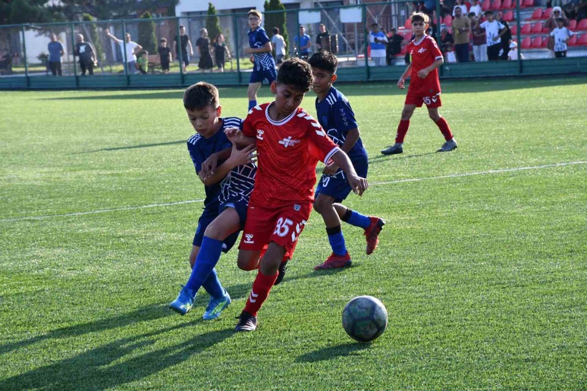 Kayseri U-11 Ligi Şampiyonu Melikgazi Belediyespor