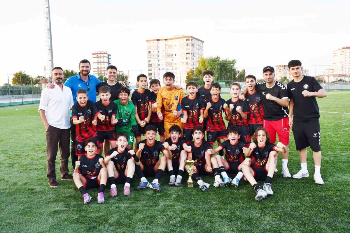 Kayseri’de 2025-2026 futbol sezonu tamamlandı - Foto 4
