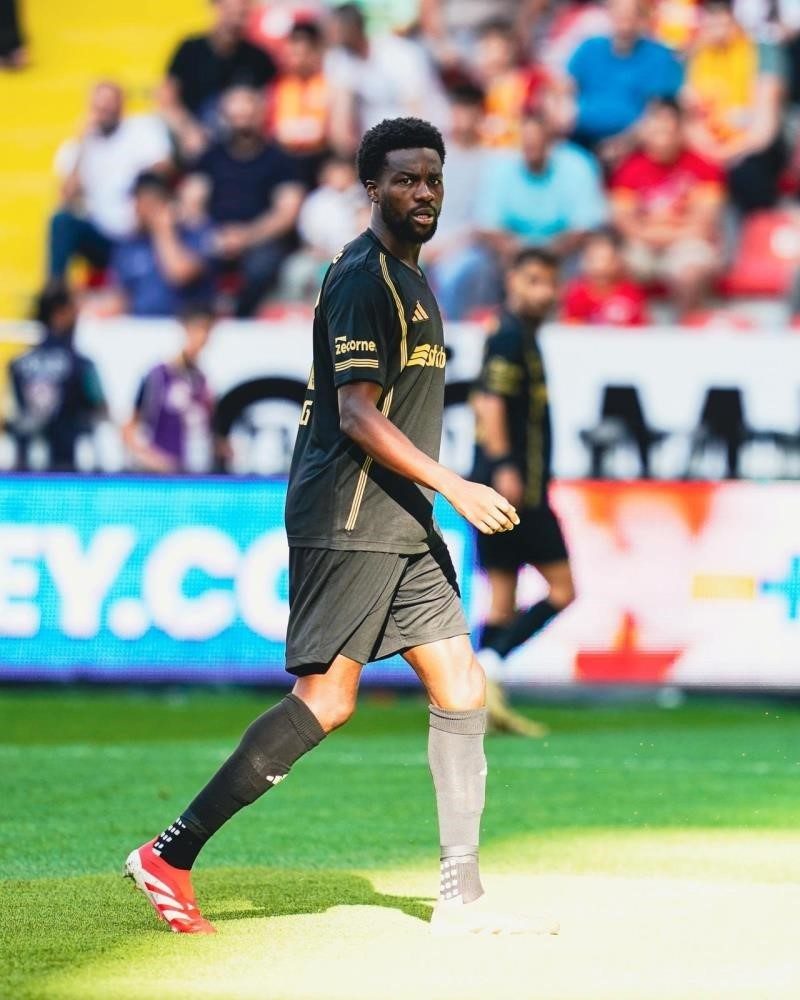 Kayserispor'a Gideon Jung Nedeniyle Transfer Yasağı