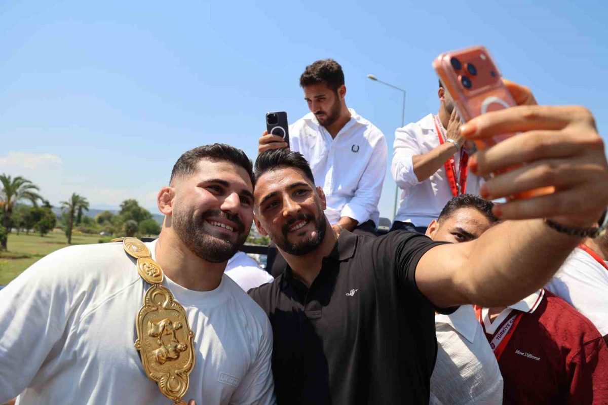 Kırkpınar Başpehlivanı Erkan Taş Antalya'da Karşılandı - Foto 8