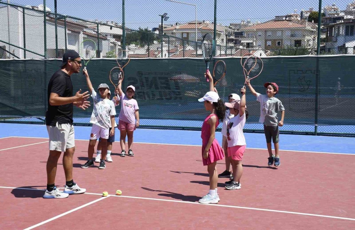 Kuşadası Tenis Kulübü 27 Bin Sporseveri Ağırladı - Foto 4