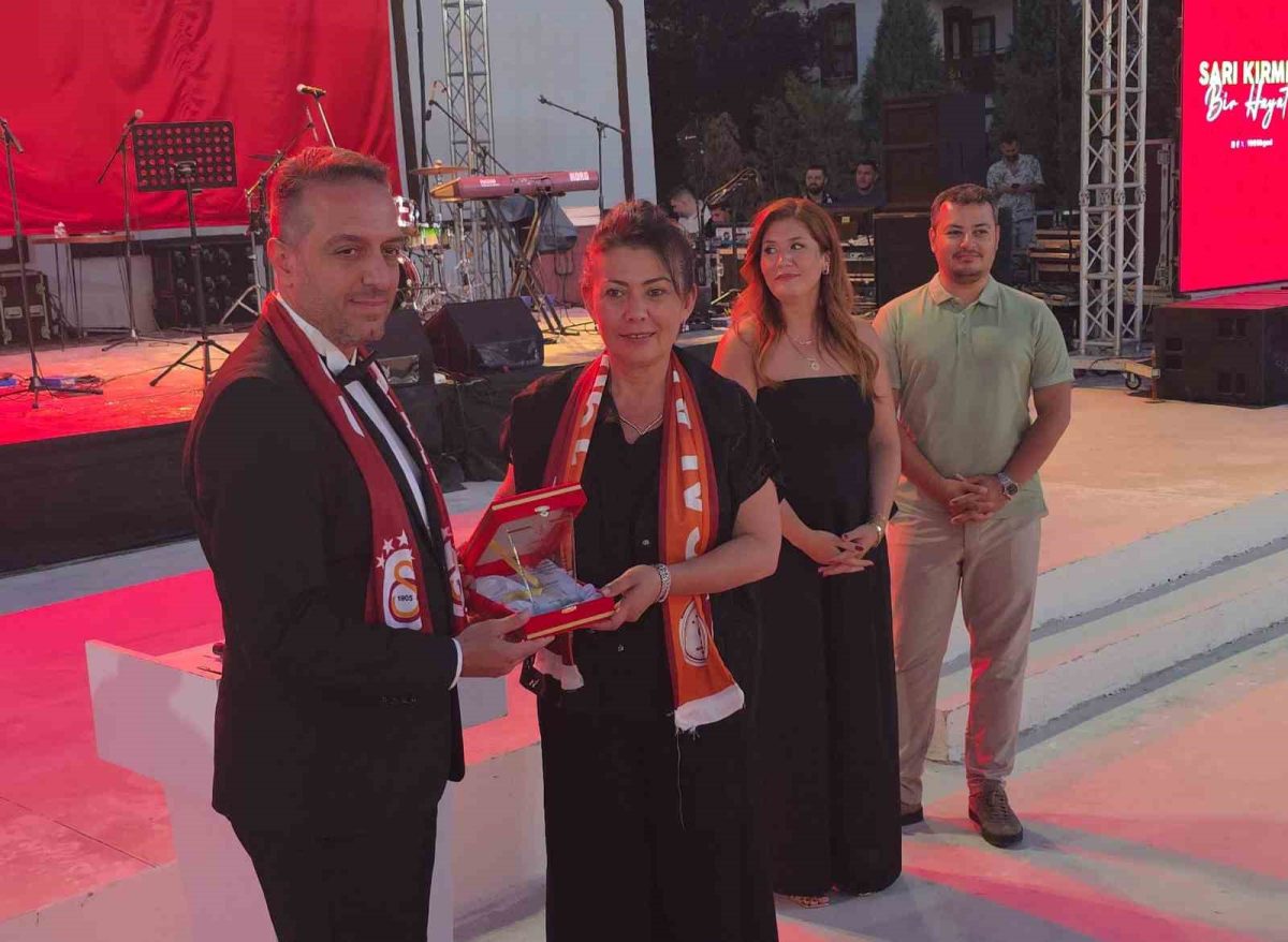 Kütahya’da Galatasaray’ın 26. şampiyonluğu coşkuyla kutlandı - Foto 3