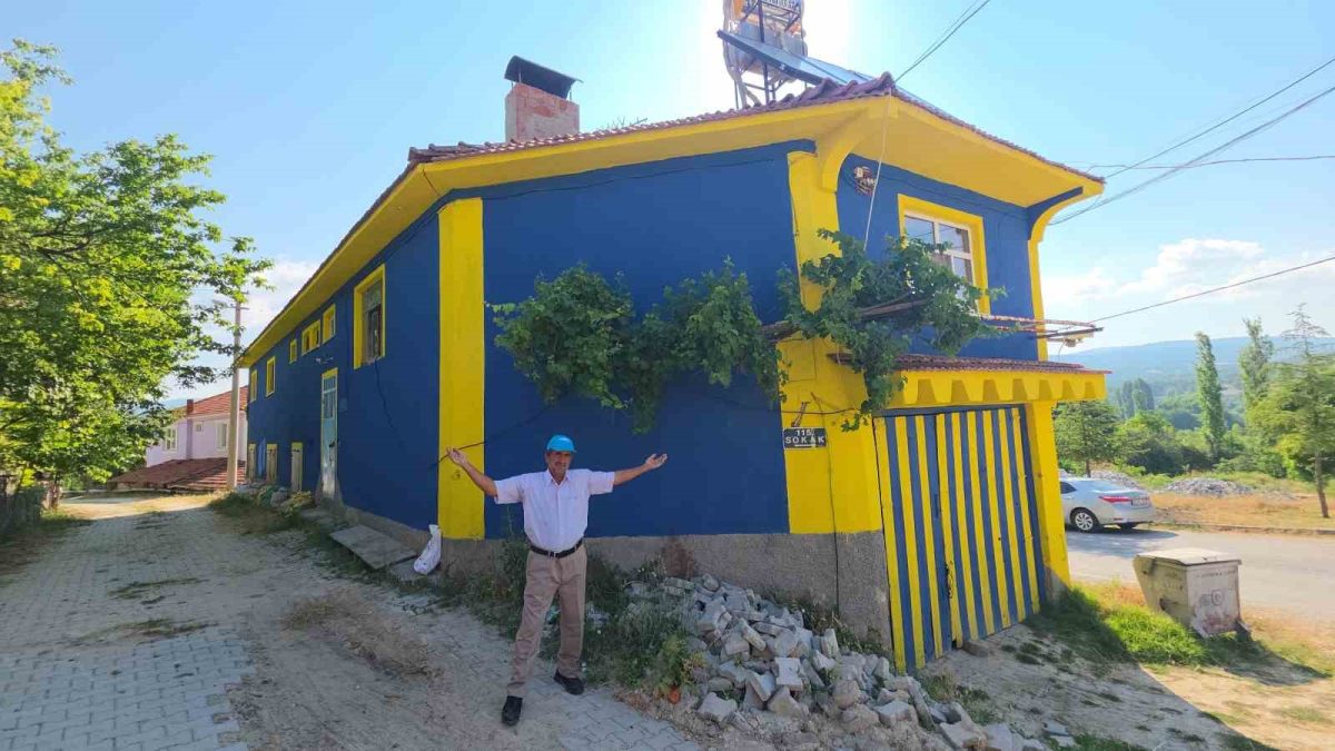 Kütahyalı taraftarın sarı-lacivert aşkı evine yansıdı - Foto 2