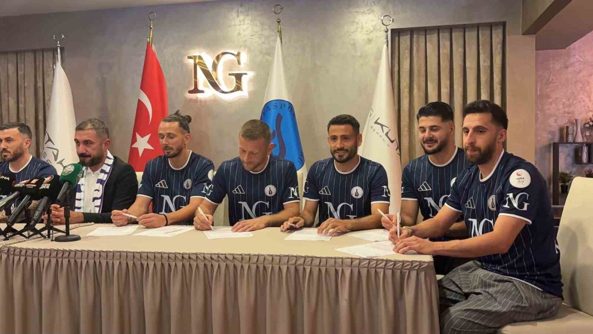 Kütahyaspor 9 futbolcuyla sözleşme imzaladı - Foto 3