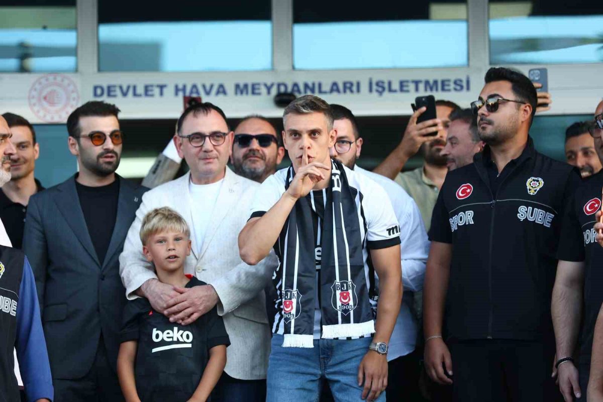 Leandro Trossard, Beşiktaş için İstanbul’a geldi - Foto 3