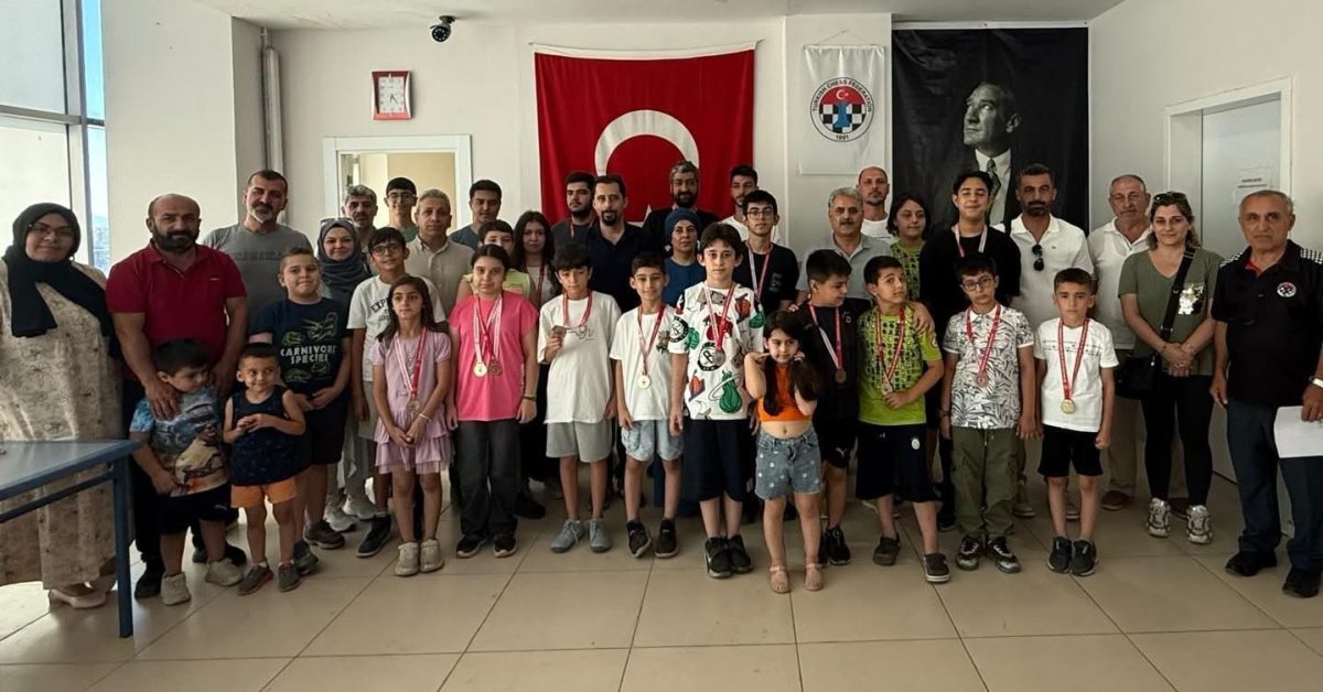 Malatya’da 15 Temmuz Satranç Turnuvası tamamlandı - Foto 3