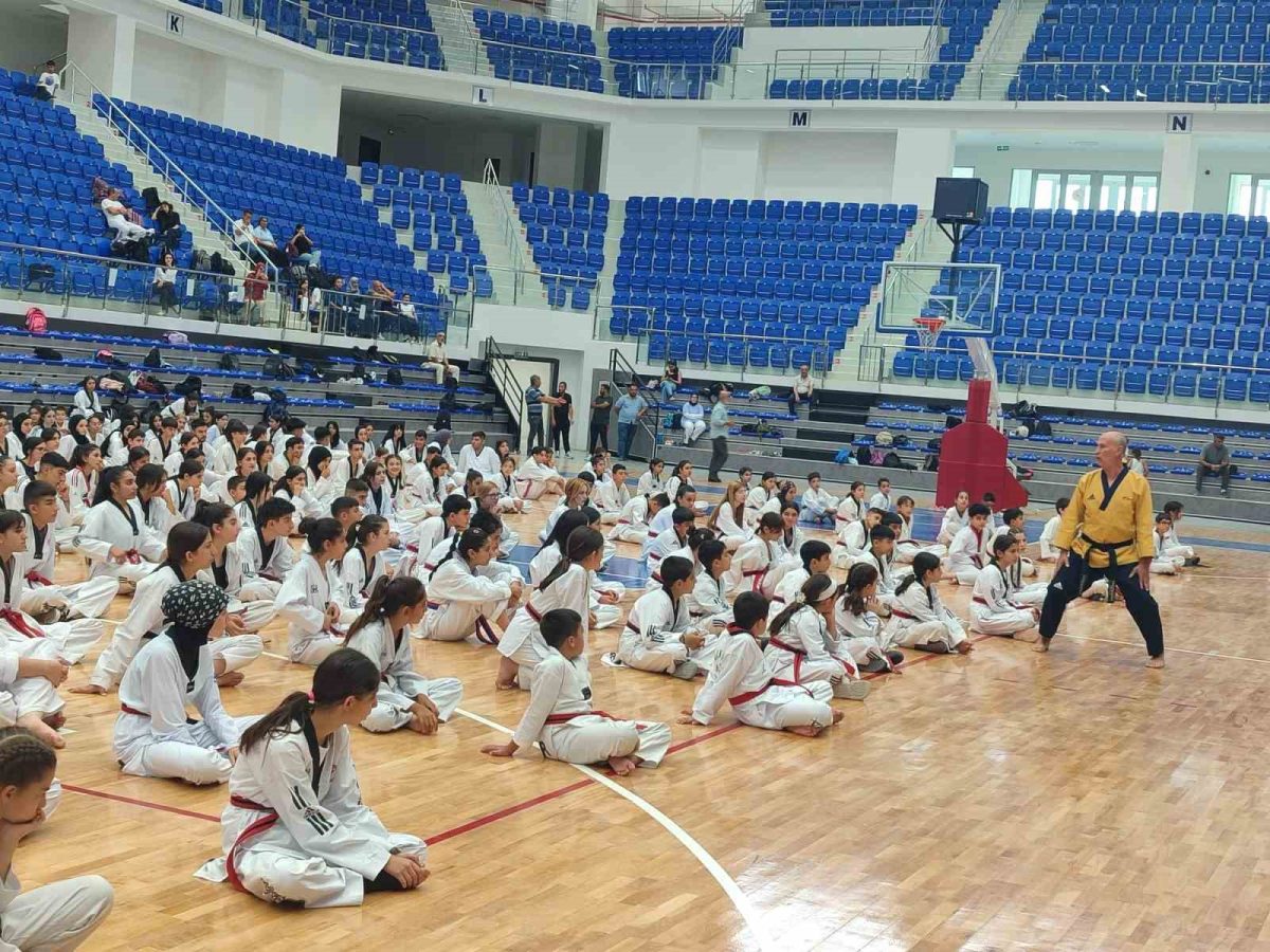 Malatya’da 476 sporcu siyah kuşak için ter döktü