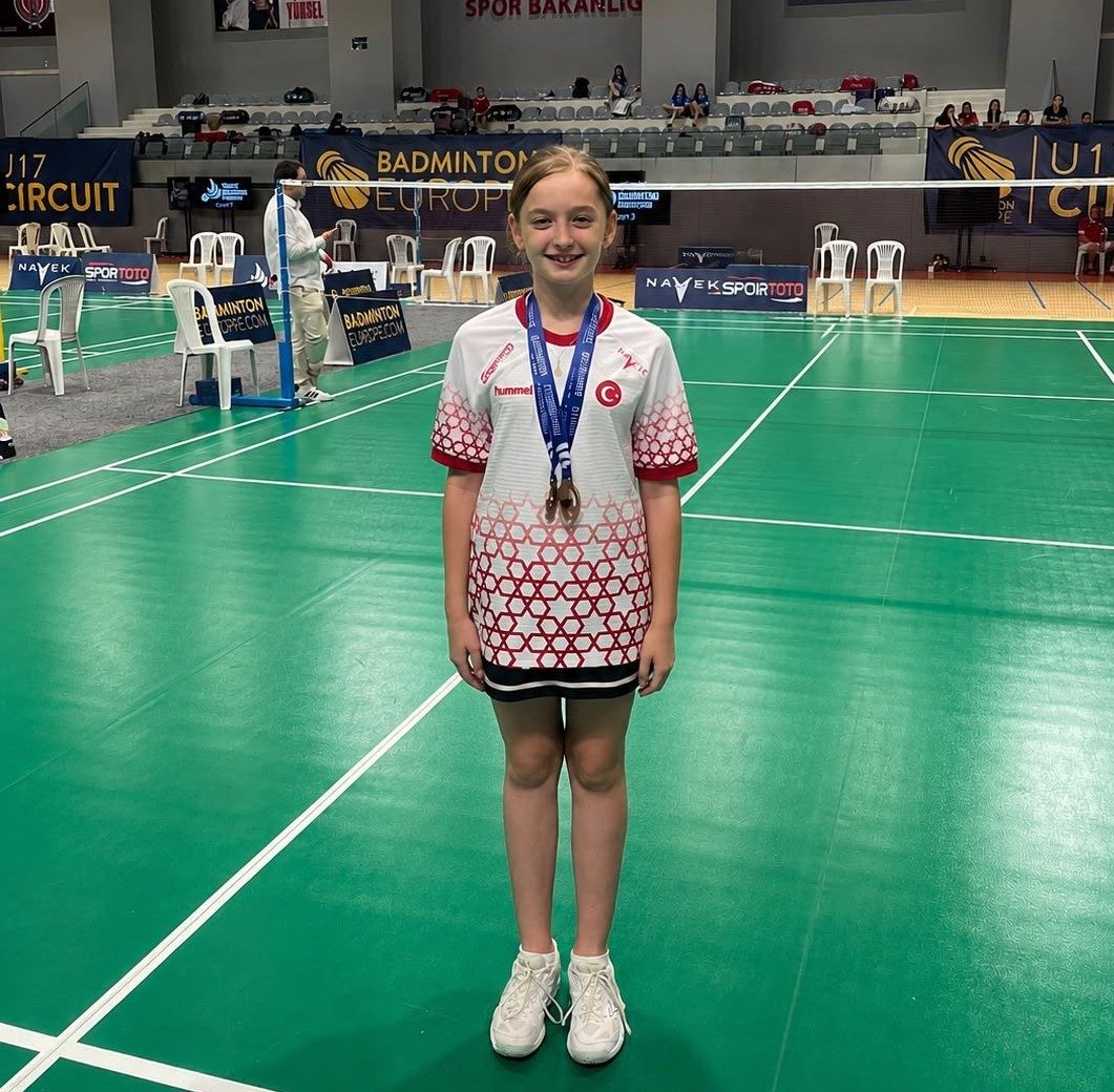 Manisalı badmintonculardan uluslararası turnuvada iki bronz madalya