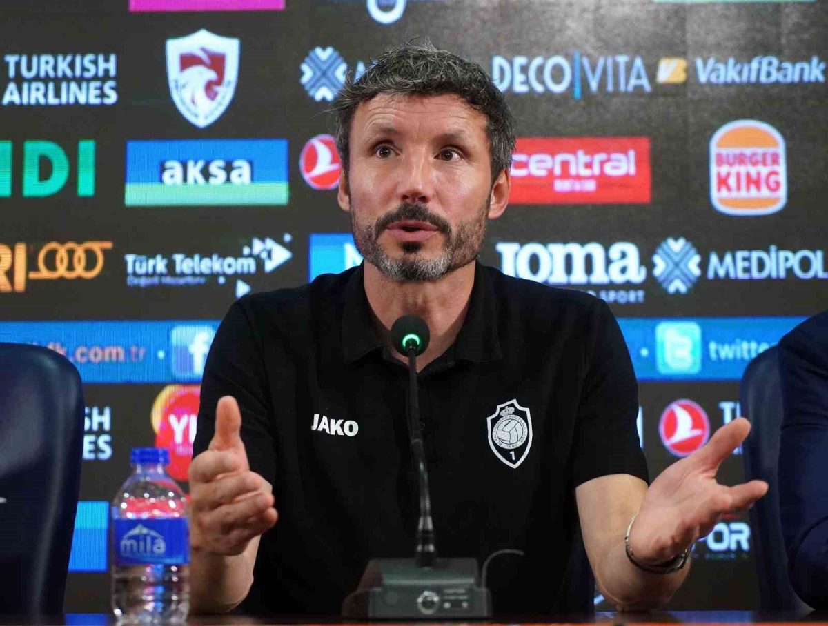 Mark van Bommel, Belçika’nın yeni teknik direktörü oldu