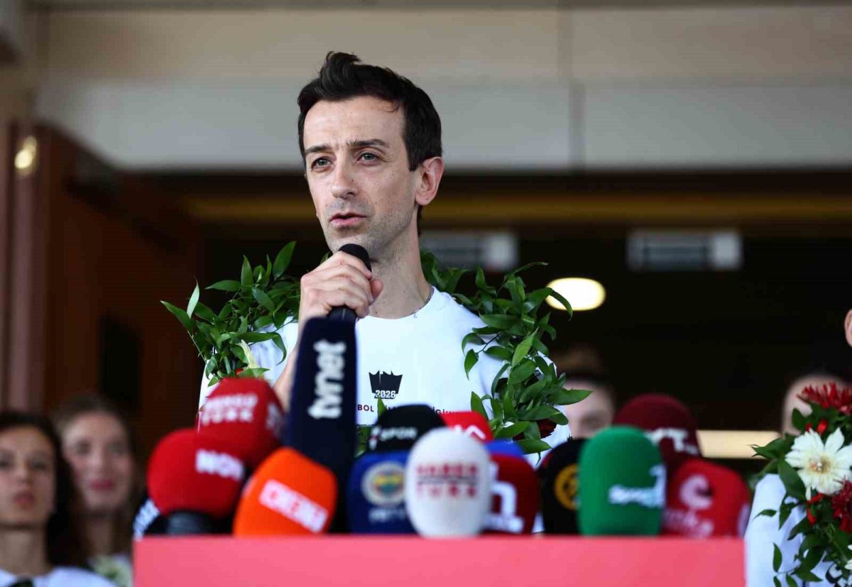 Milletler Ligi şampiyonu A Milli Kadın Voleybol Takımı, Türkiye’ye döndü