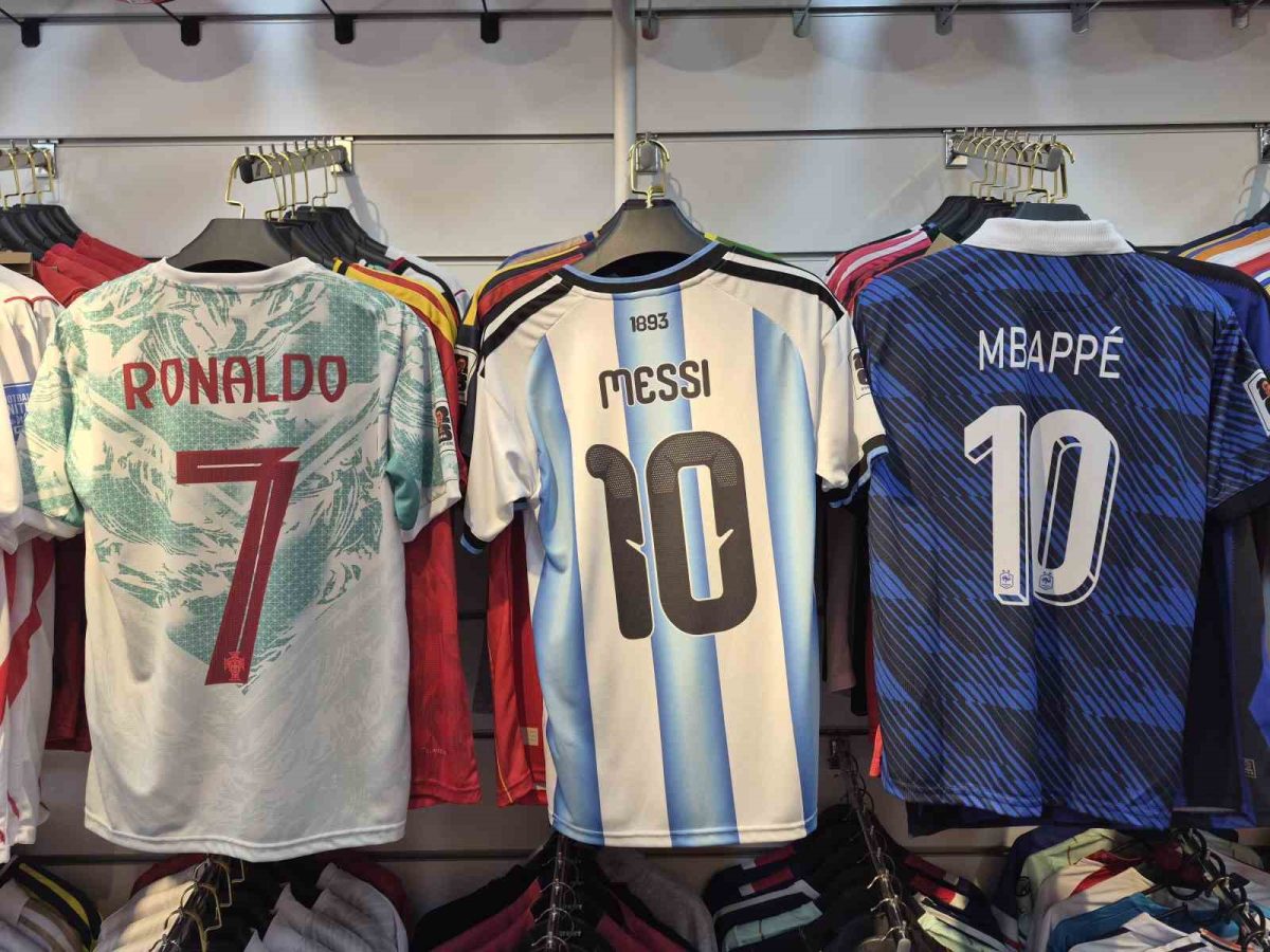 Milli maçların ardından forma satışlarında Messi hareketliliği - Foto 3