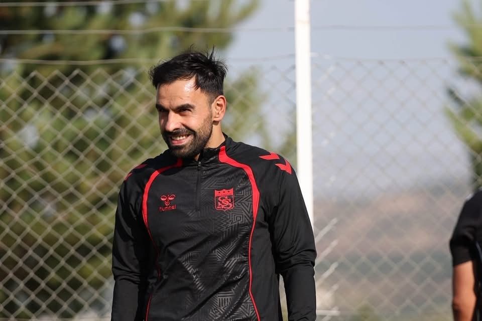 Murat Paluli Sivasspor ile Sözleşme Yeniledi