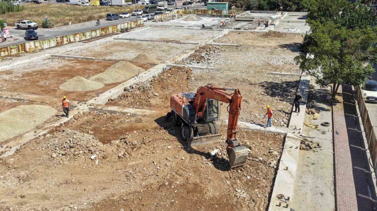 Muratpaşa, raket sporlarının yeni merkezini kuruyor - Foto 3