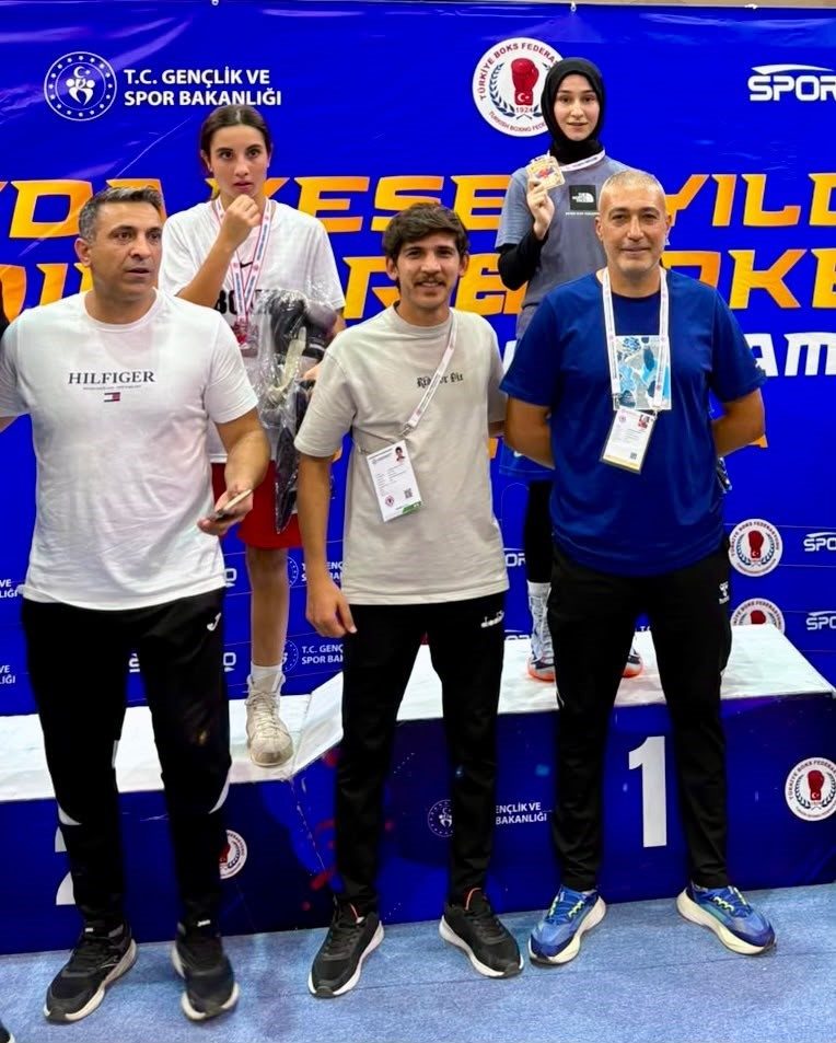 Niğdeli boksör Hayrunnisa Turgut Türkiye şampiyonu oldu - Foto 2