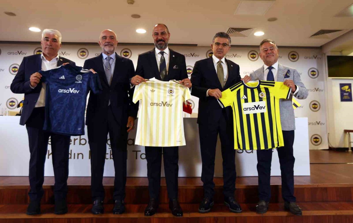 Önder Fırat: "Fenerbahçe Kadın Futbol Şubesi’ni 5 kişilik komite yönetecek" - Foto 2