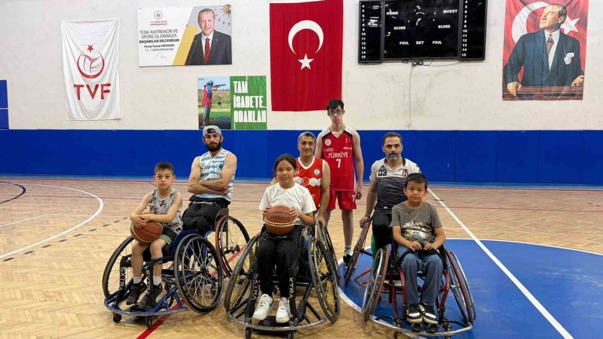 Osmaniye’de tecrübeli basketbolcular, geleceğin yıldızlarına yol gösteriyor - Foto 3