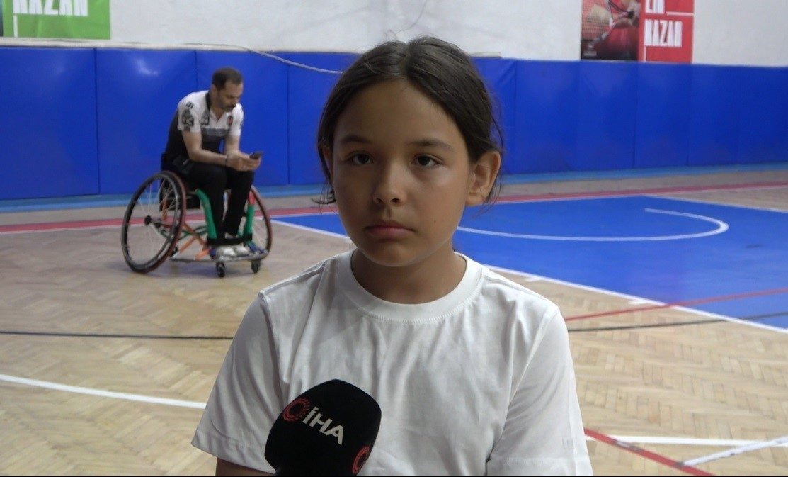 Osmaniye’de tecrübeli basketbolcular, geleceğin yıldızlarına yol gösteriyor - Foto 5