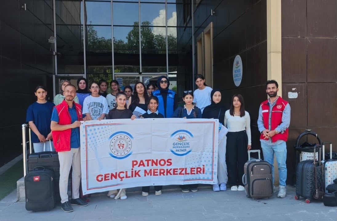 Patnoslu 15 Kız Öğrenci Çanakkale Yolcusu - Foto 2