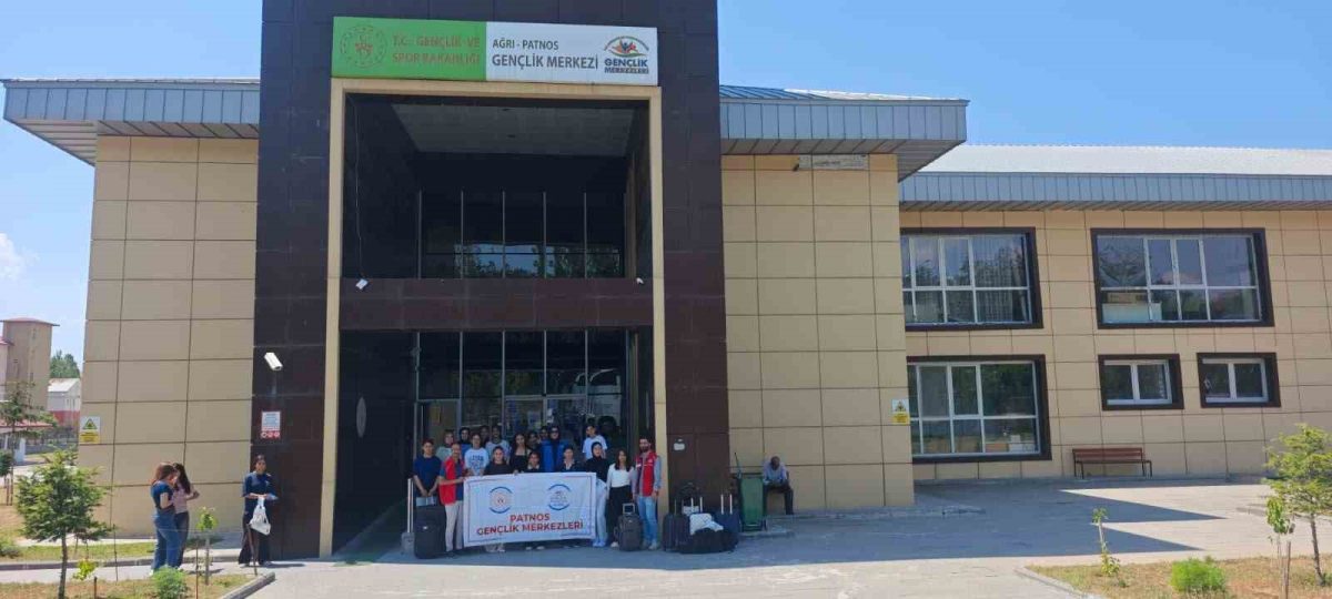 Patnoslu 15 Kız Öğrenci Çanakkale Yolcusu - Foto 4