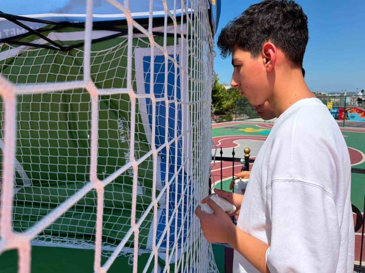 Pendik’te dronlar futbol oynadı - Foto 2