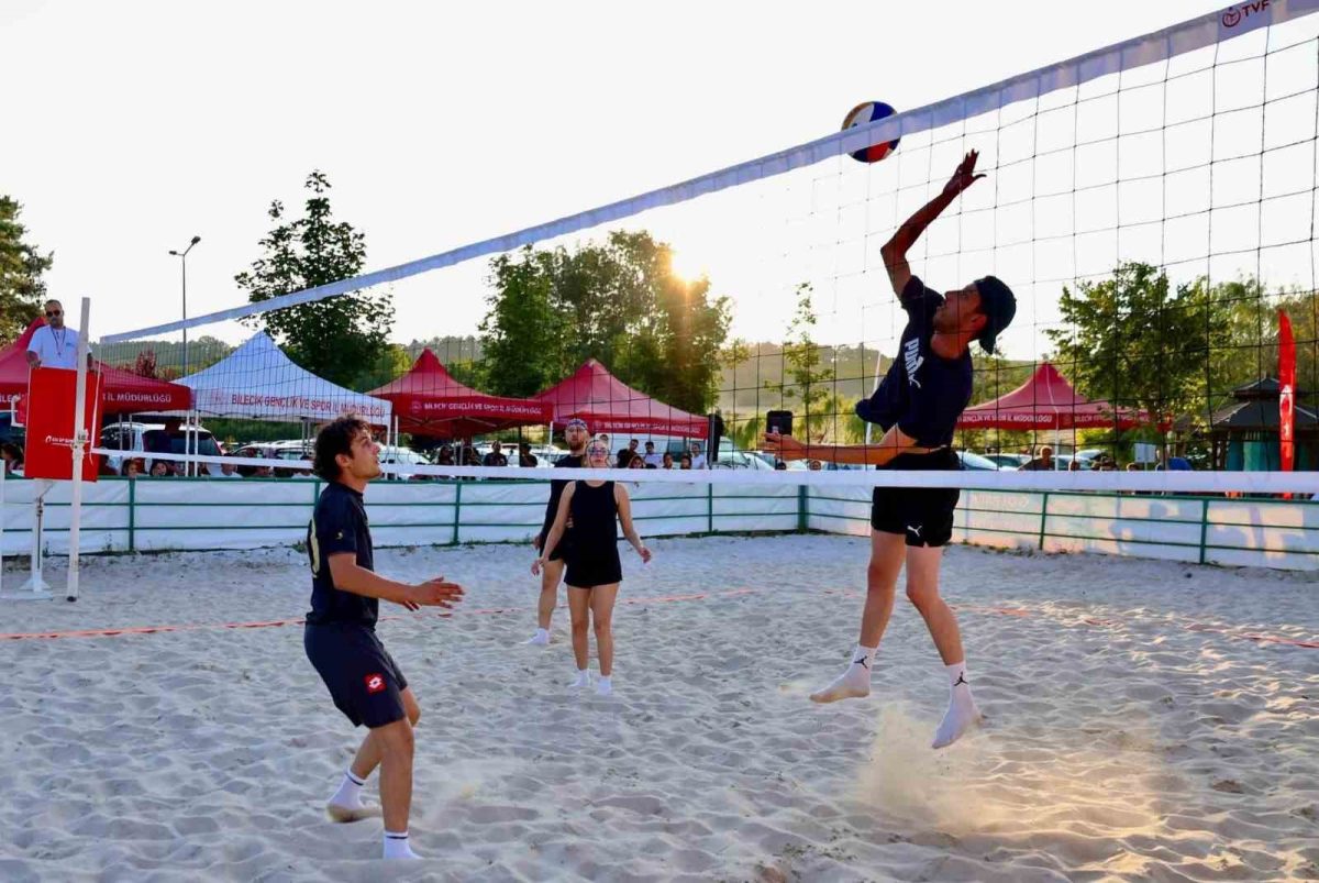 Plaj voleybolunda şampiyonlar belli oldu - Foto 2