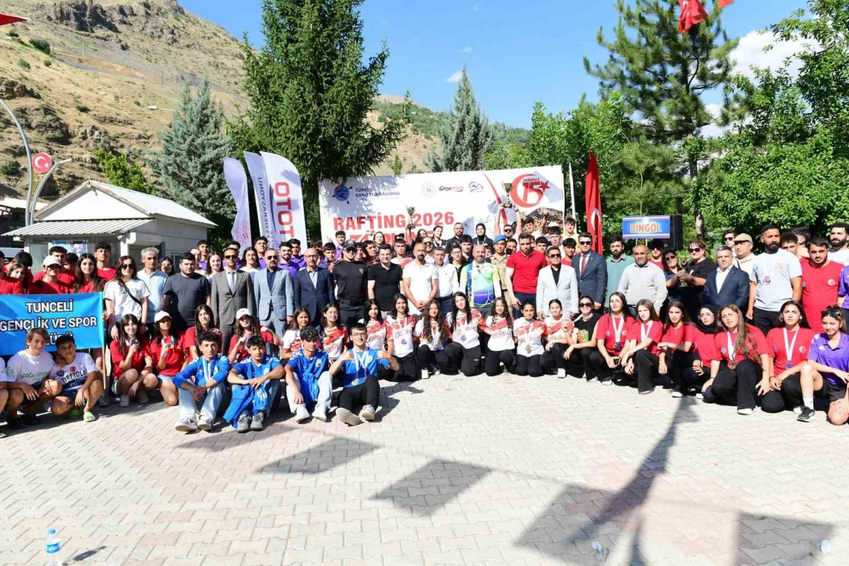 Rafting Türkiye Şampiyonası 3. ayak yarışları Çatak’ta sona erdi - Foto 4